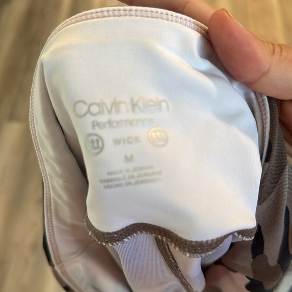 COPY - Calvin Klein camo shorts size medium - Picture 5 of 5